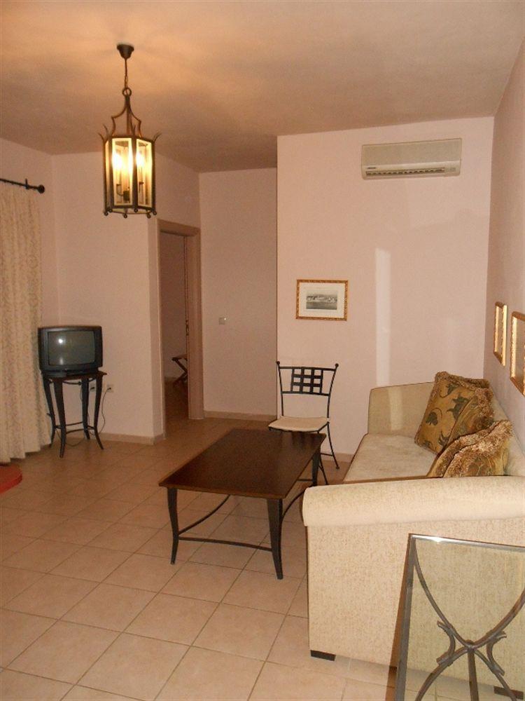 Lambrinos Suites Platanés Exterior foto
